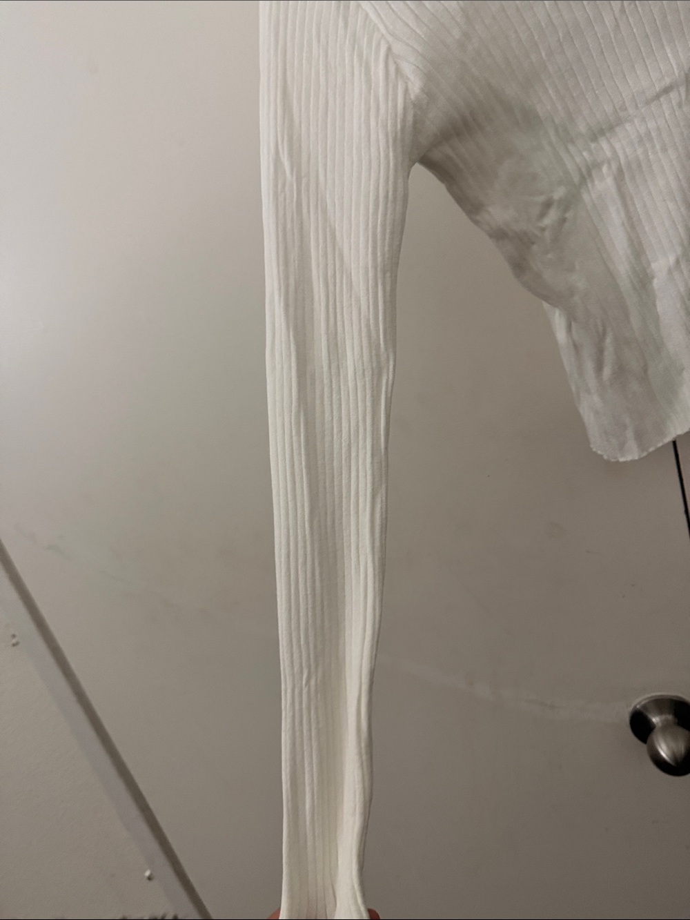 Ribbed Button-Front V-Neck Cardigan - White - Picture 4 of 5